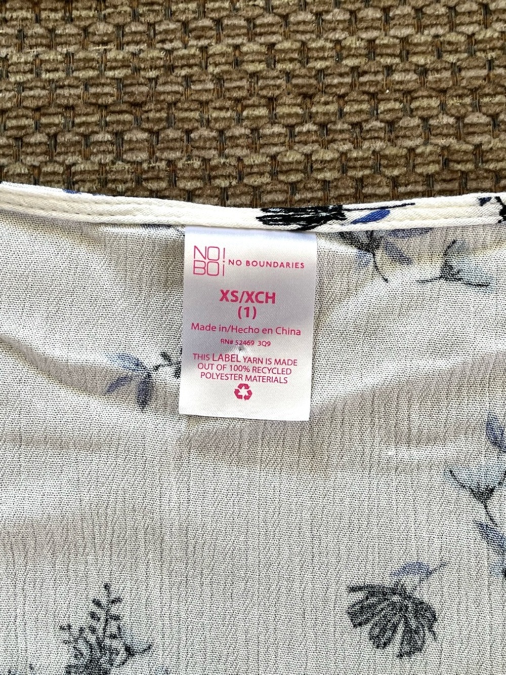 No Boundaries Juniors XS Blue Floral Blouse Button Front Crinkle Cinched Waist - Picture 3 of 4